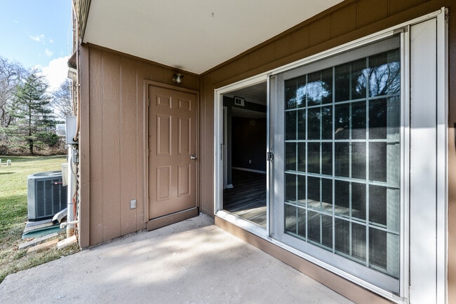 Building Photo - 9330 Caspian Way