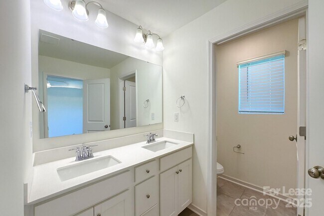 Building Photo - 2841 Yeager Dr NW