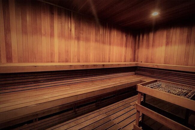 Building Photo - 3001 S Ocean Dr