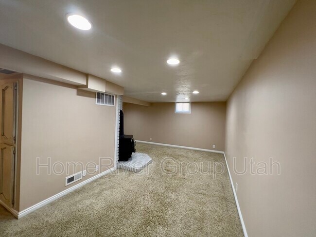 Building Photo - 2155 Westminster Ave