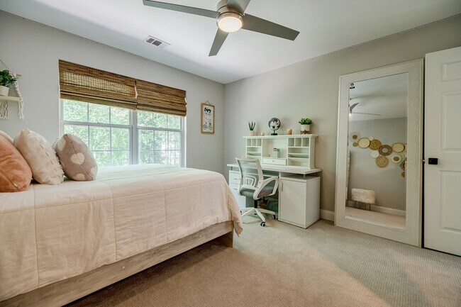 Building Photo - 2105 Brookridge Ter