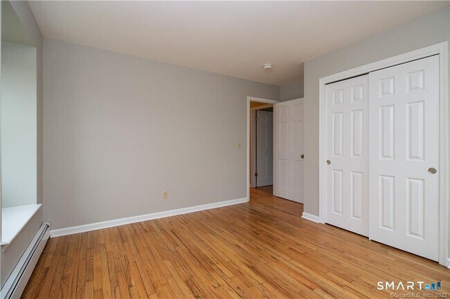 Building Photo - 2 Saddle Ridge Rd