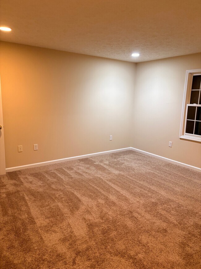 Building Photo - 10756 Central Ave