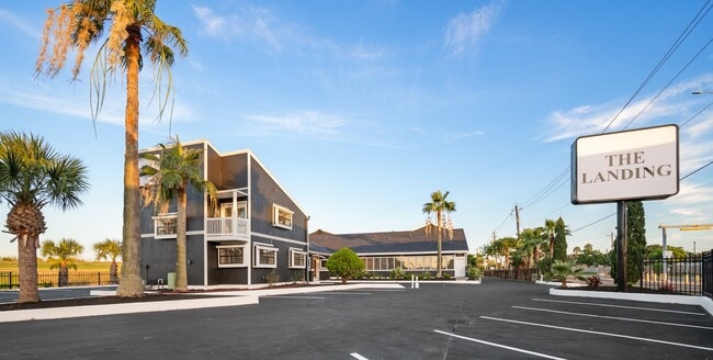Building Photo - 928 Ferry Rd