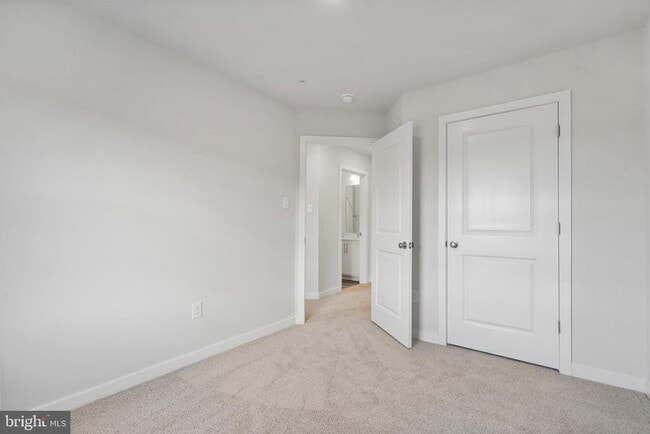 Building Photo - 7514 Daybreak Dr