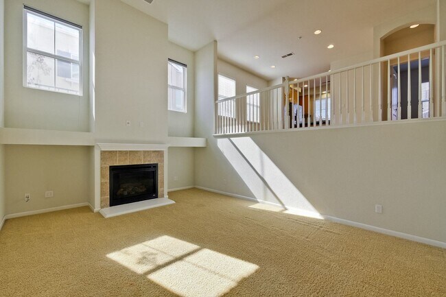 Building Photo - Wow! What a Great Home! Available Now!