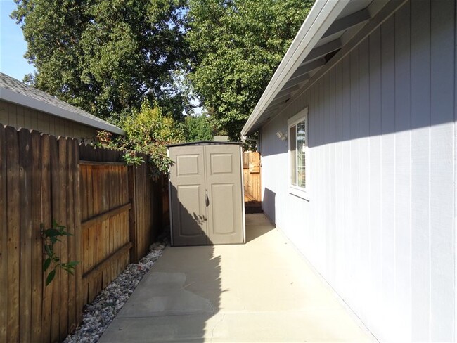 Building Photo - 1442 Zephyr Dr