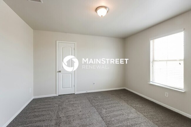 Building Photo - 4 Bedroom Pet-Friendly Home in ROSHARON, TX with Main Street Renewal