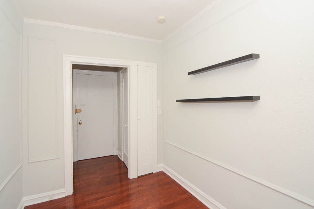 Building Photo - 549.5 W Surf St