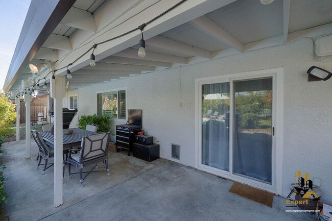 Building Photo - 1814 Vista Creek Dr