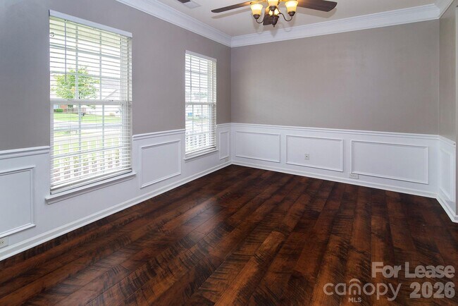 Building Photo - 6749 Sequoia Hills Dr