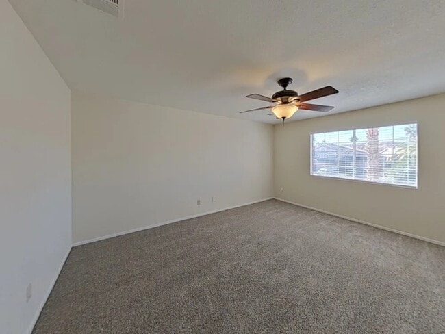 Building Photo - 743 Spruce Tree Cir