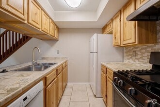 Building Photo - Delightful 2 Bedroom, 2 Bath Condo w/ Priv...