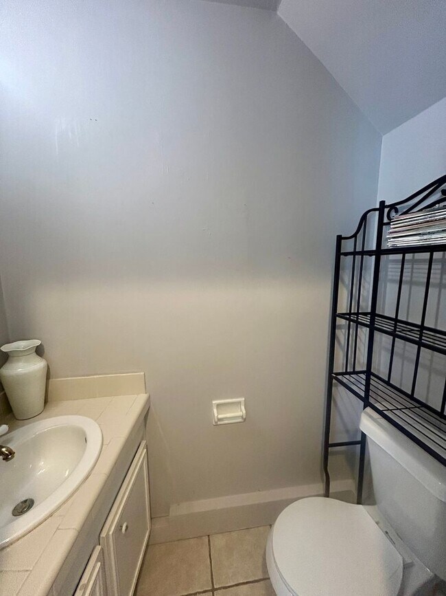 Building Photo - Nu Prop-3114(KC)