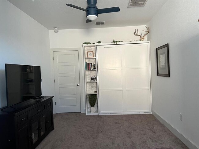 Building Photo - 9605 Tanager Way