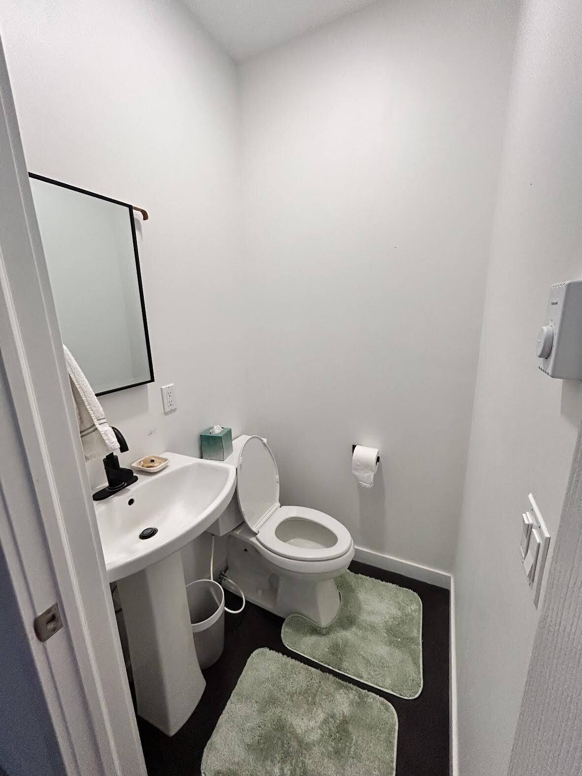 Building Photo - 1915 W Livingston St