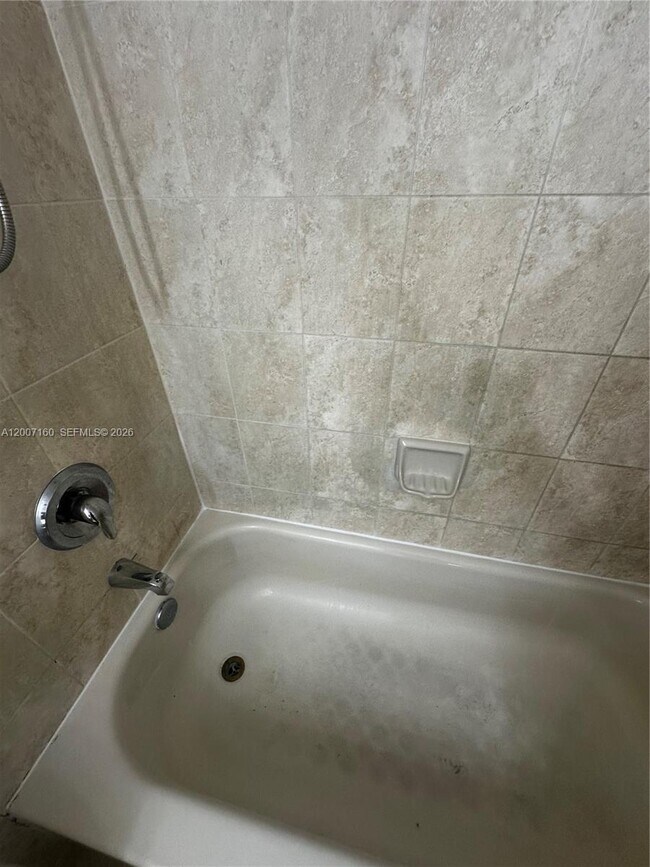 Building Photo - 2812 SE 16th Ave