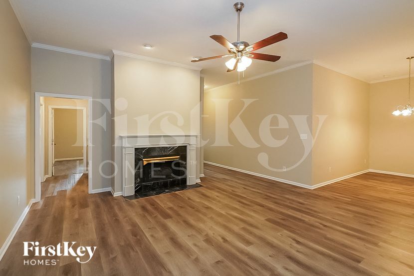 Building Photo - 339 Bayhill Dr