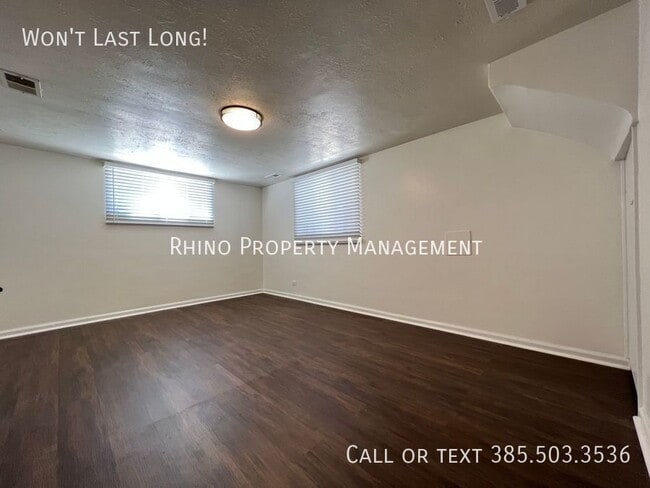 Building Photo - 3023 Van Buren Ave