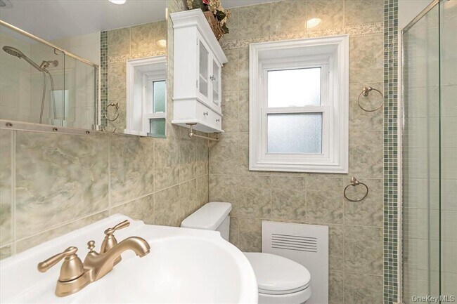 Building Photo - 709 Carlyle St