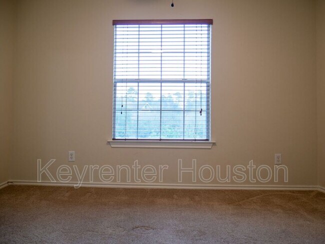 Building Photo - 47 Wickerdale Pl