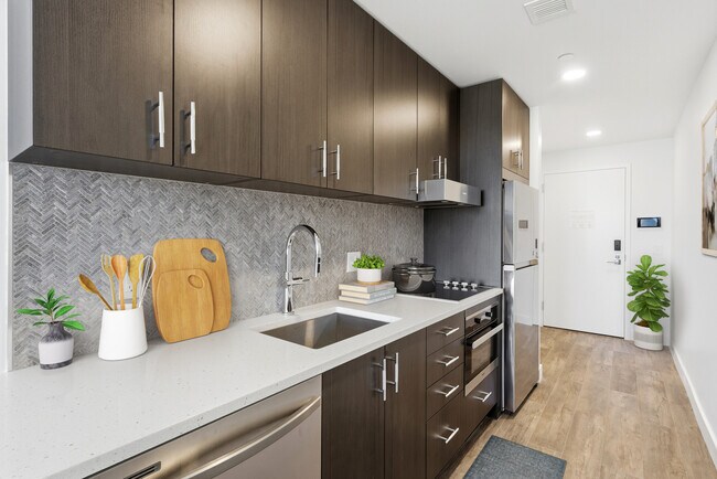 Building Photo - 2303 W Deer Hollow Ct