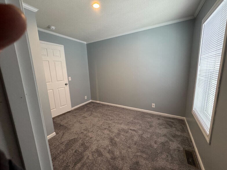 Building Photo - 2112 Bluebird Terrace NW