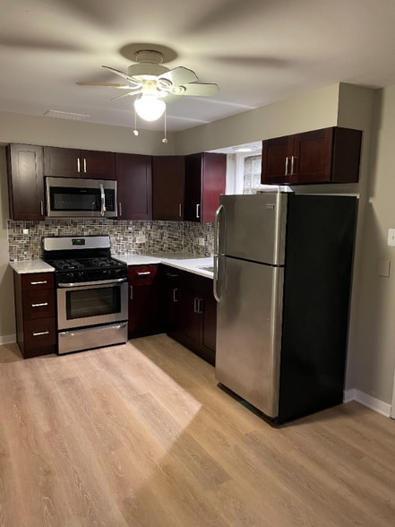 Building Photo - 320 Callan Ave