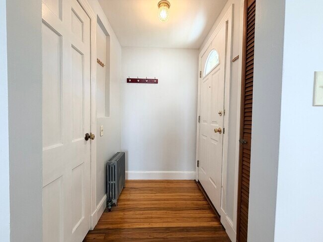Building Photo - 25 Brookside Rd