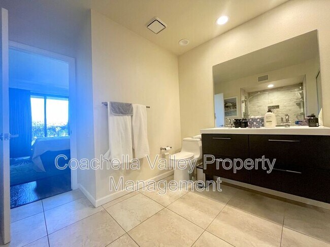 Building Photo - 1310 Campeon Cir