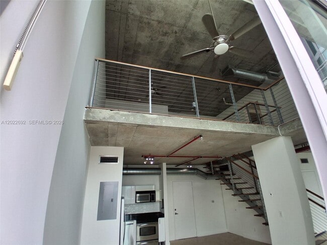 Building Photo - 690 SW 1st Ct