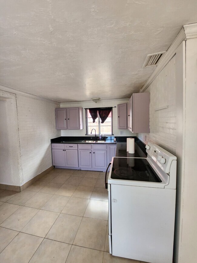 Building Photo - 4730 68th Ln N