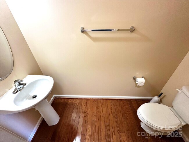 Building Photo - 7946 Mariners Pointe Cir