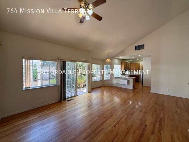 Building Photo - 764 Mission Villa Terrace