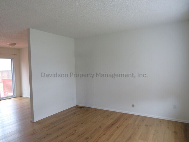 Building Photo - 5160 Marabou Way