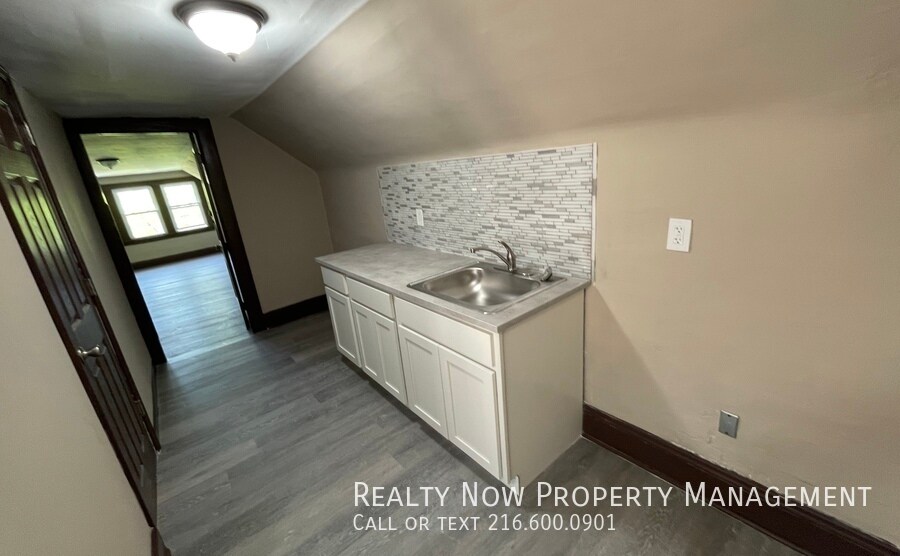 Building Photo - 1637 Coventry Rd