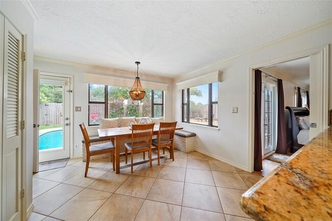 Building Photo - 6218 Wynnwood Ln