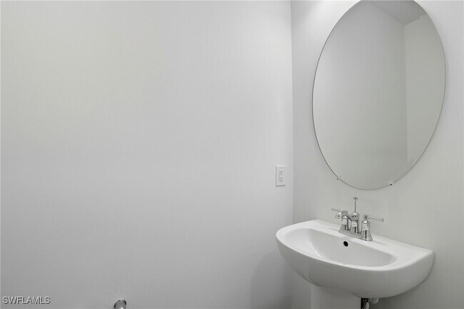 Building Photo - 27883 Radiant Ct