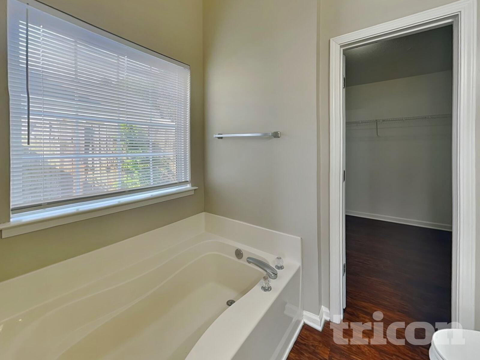 Building Photo - 9728 Avensong Crossing Dr