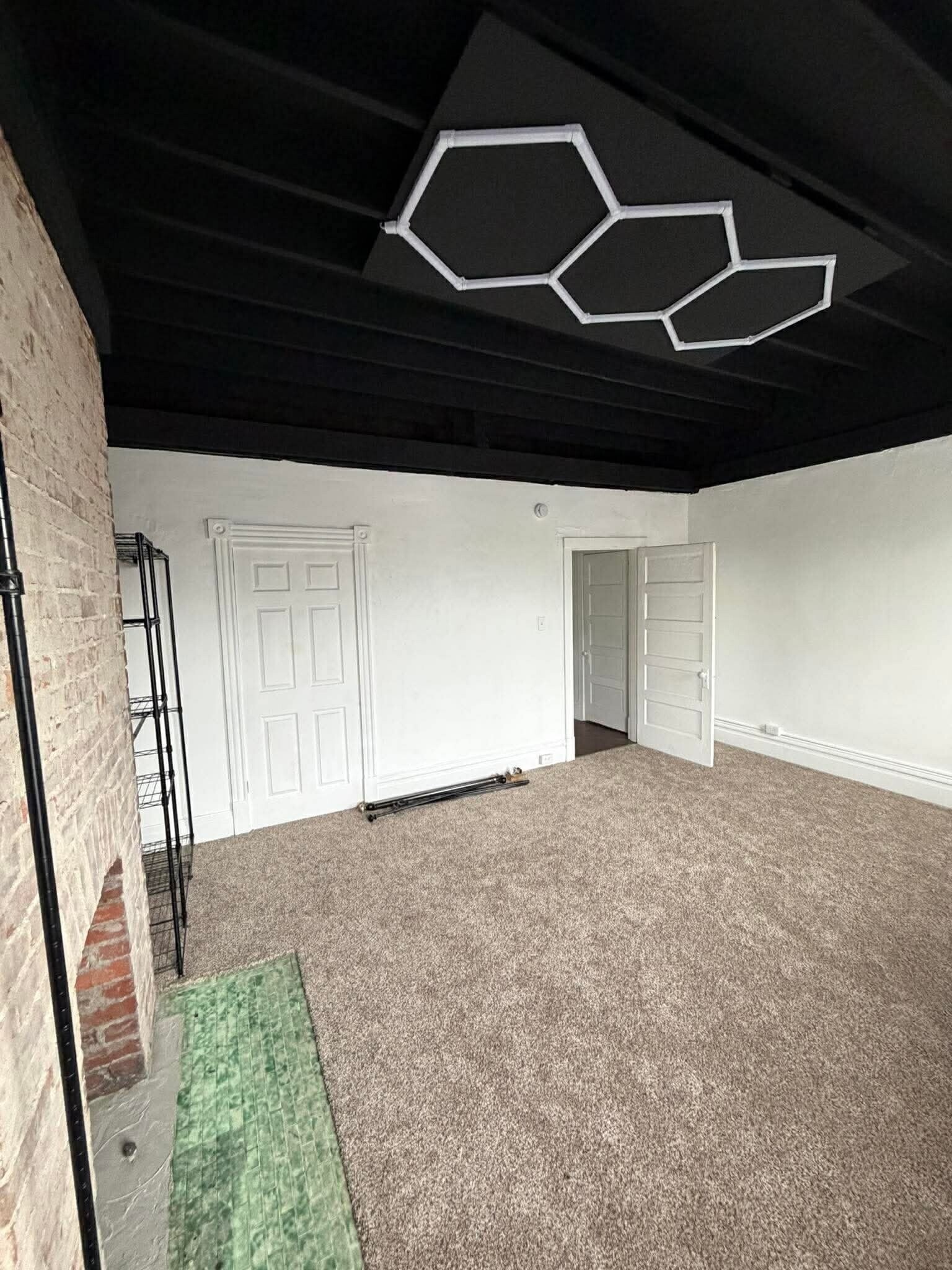 Building Photo - 3339 Webster Ave