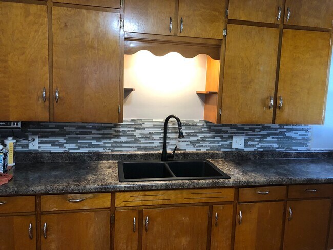 Building Photo - 2 Bed 1 Bath House in Solon