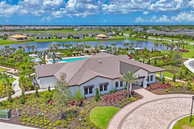 Building Photo - 3293 Hilltop Cir