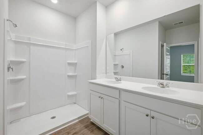 Building Photo - 150 Bottlebrush Dr