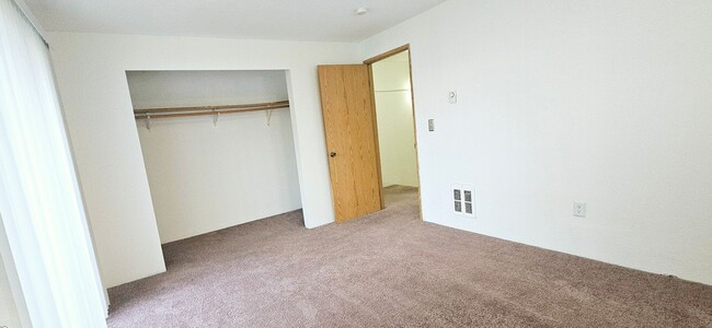 Building Photo - REDUCED - Cedar St. 2bed/1.5 bath duplex -...