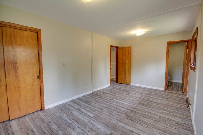 Building Photo - 1575 Northdale Rd