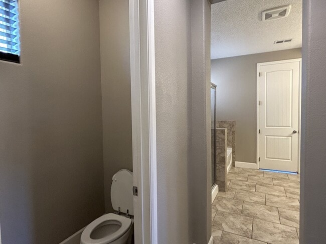 Building Photo - 7115 Vista Terraza Dr NW