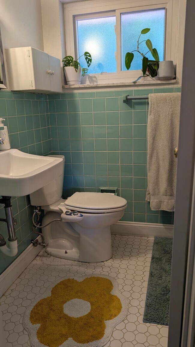 Building Photo - 3943 Boulevard Dr