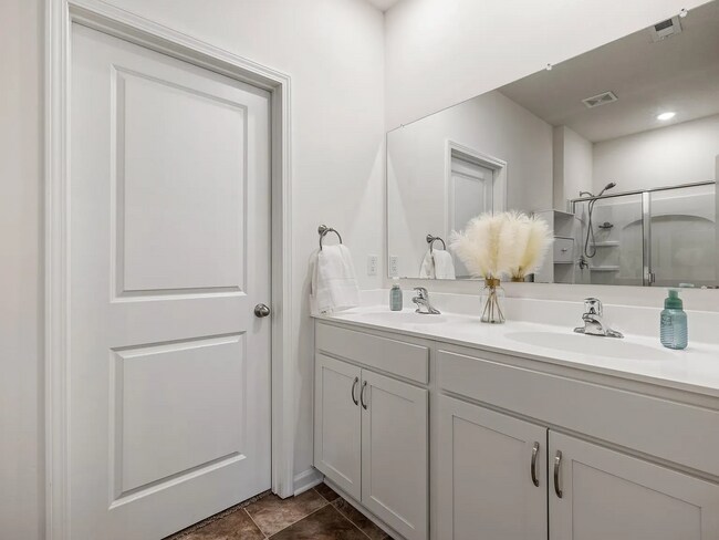 Building Photo - 15 Trevor Cv