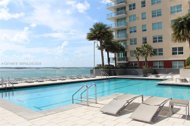 Building Photo - 1155 Brickell Bay Dr