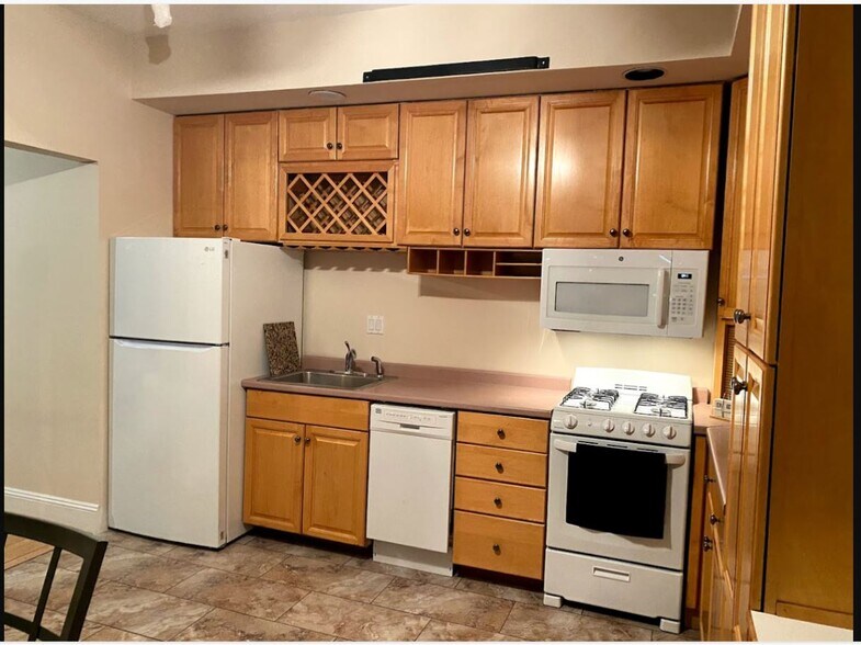 Kitchen - 6 Railroad Ave